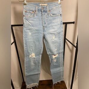 Women’s Levi’s Ripped Jeans Sz 24